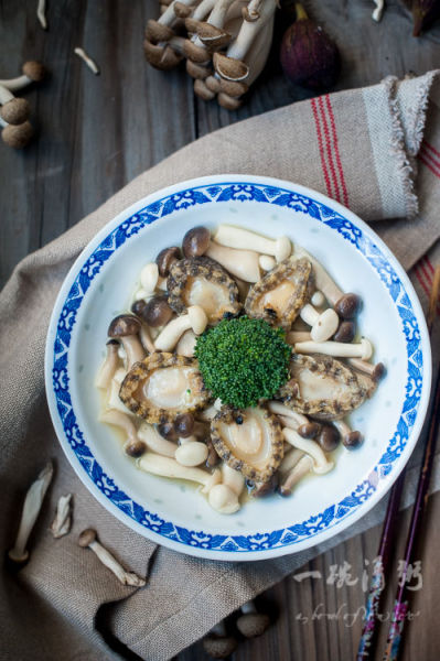 鲍鱼扒菌菇