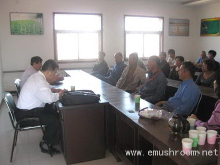 Manbetx体育手机版推荐A9版本专家王贺祥赴房山指导菌农生产技术