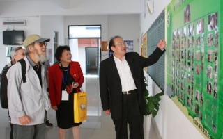 “国际药用菌之父”张树庭教授访问上海海洋大学 ()