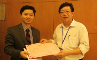 福建农林大学菌物研究中心主任谢宝贵教授受聘为易菇网专家委员会委员 ()