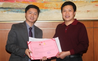 华中农业大学菌种实验中心主任王卓仁受聘为易菇网专家委员会委员 ()