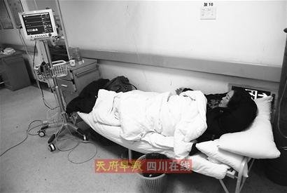 彭州一农家乐采野蘑菇做汤 致11人中毒(图)