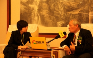 休闲观光和体验农业是菇类农场的另一个生机――台湾嘉义大学园艺系洪进雄教授接受易菇网采访 ()