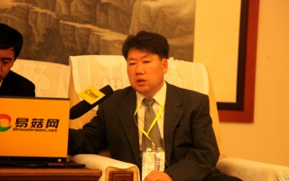 韩国瓶栽菇技术已经超越日本——易菇网专访韩国金畿道农科院ManBetX体育研究所育种研究室室长河泰文博士 ()