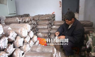 冉孟国刻苦自学勇于吃苦  闯出一条致富路 ()