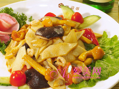 点击图片浏览更多精彩内容