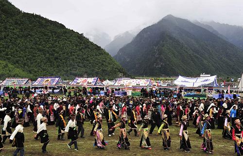 巴松措工布民俗旅游文化节暨西藏林芝松茸美食文化节开幕