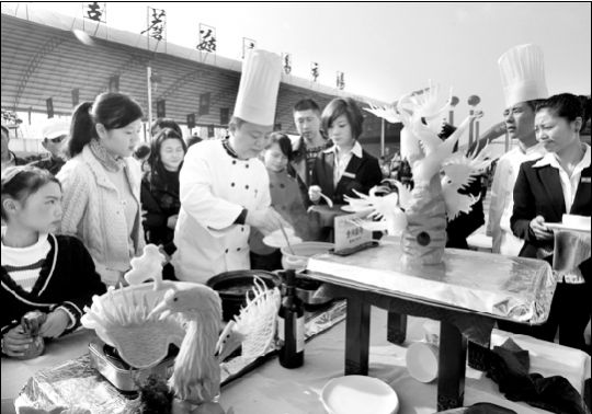 新洲蘑菇节首日签1.5亿元“大单”