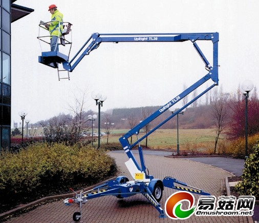 拖车式曲臂高空作业平台