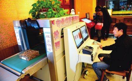 揭秘竹签铁丝假虫草