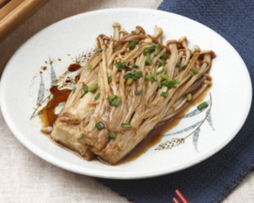 n1047139_142543414269501