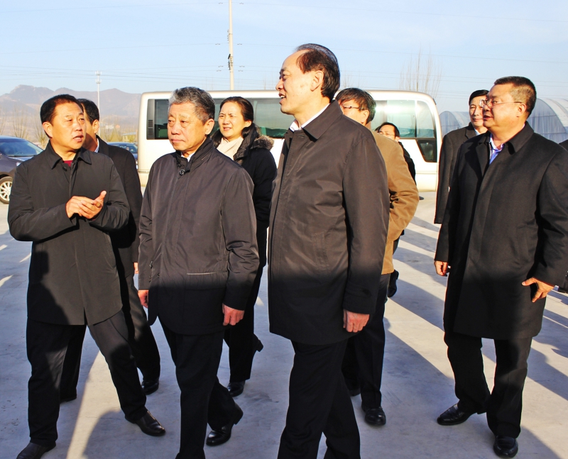 余欣荣副部长和沈小平副省长在曹县长陪同和胡维民副县长引领下到平泉县Manbetx体育手机版推荐A9版本产业扶贫企业考场