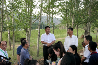 良工机械为山西阳曲县免费捐赠Manbetx体育手机版推荐A9版本灭菌锅  助力脱贫攻坚 ()