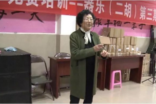 庆元的菇民戏传承难？一古稀老人把责任扛起来了 ()