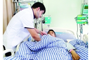 南昌：吃野生蘑菇 一村20人中毒 ()