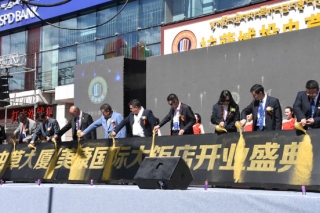 拉萨功能齐全的虫草交易中心终于与市民“见面”了 ()