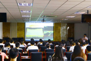 日本芝浦工业大学、埼玉大学门教授前往山西农业大学作学术交流活动并作报告 Uma Maheswari Rajagopal教授在山西农业大学作专题学术报告 ()