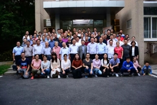 华中农业大学应用真菌研究所举行庆祝成立四十周年座谈会 ()