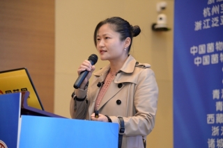 汪滢：CmSnf1基因与蛹虫草的碳源利用、产孢量和孢子萌发以及子实体的生长发育有关 ()