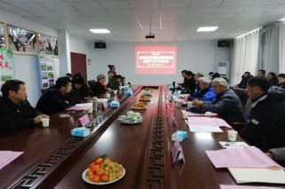 海峡两岸菇业联谊会到驻马店市泌阳县参观考察 ()