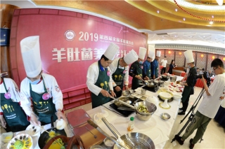 从田间到餐桌——Manbetx体育手机版V17版本发布.官网安卓网.香港美食烹饪大赛在陕西榆林举行 ()