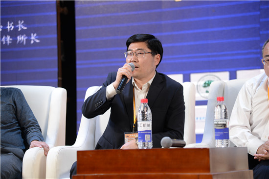 孙达锋特写_副本