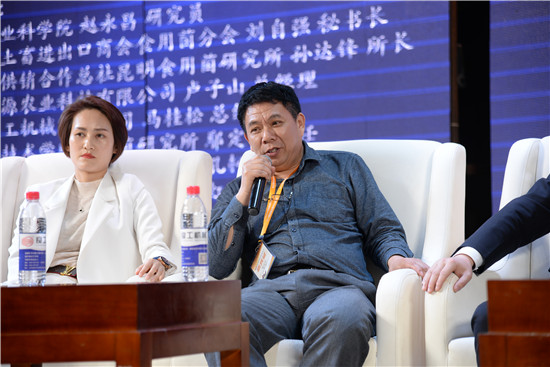 鄢定明特写_副本