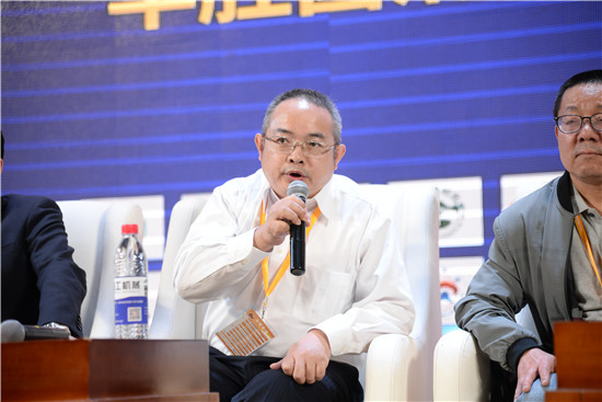 刘自强特写_副本