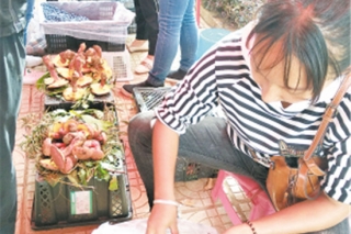 云南省食品安全办、省市场监管局——群体性进餐严禁加工野生菌 ()