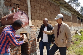 埃塞俄比亚的中国蘑菇王 ()