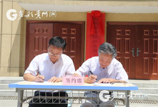 00303558329_9ad1bae3