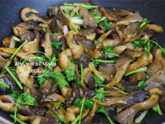 过年家宴不要都是大鱼大肉，试试平菇新吃法，比吃肉还过瘾