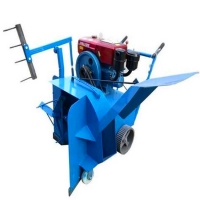 佳润机械柴油自走拌料机Manbetx体育手机版推荐A9版本拌料机木屑棉籽壳搅拌机8匹柴油机