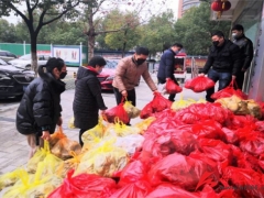 “安徽好人”为莲花社区困难居民捐赠千斤蘑菇 ()