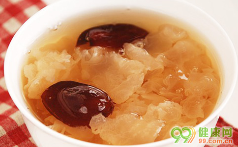 清肺食谱 银耳雪梨羹做法