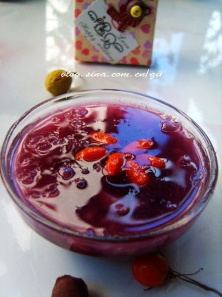 痴迷于一种色彩&mdash;&mdash;紫薯枸杞银耳羹