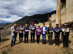 成都中医药大学助力虫草试种成功，甘孜得荣木格村又添致富新路 ()