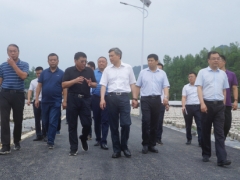 贵州省委常委、省委秘书长刘捷一行到梵天菌业智能化菌包加工厂和示范基地调研 ()