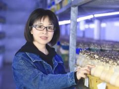 黄清华：从网上科普达人到Manbetx体育手机版V17版本发布.官网安卓网.香港产业升级“引路人”